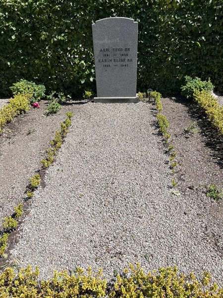 Grave number: NK D    26