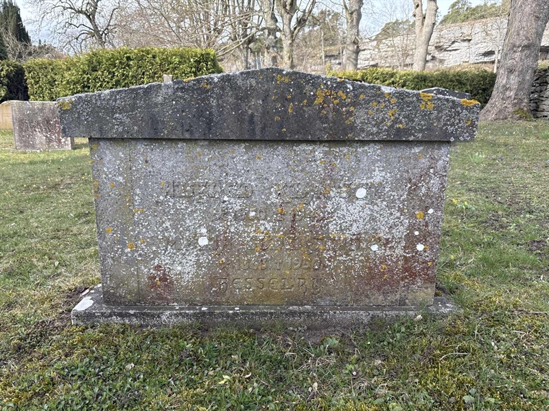 Grave number: LI 58
