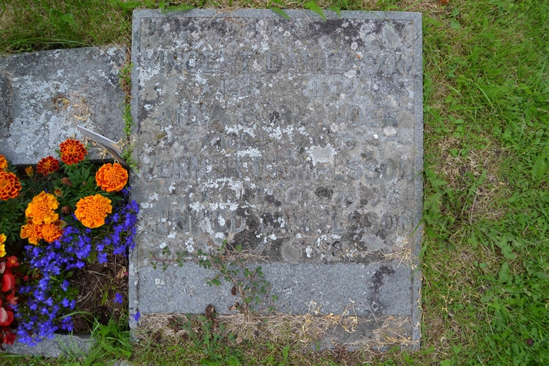 Grave number: 1 G   727-728