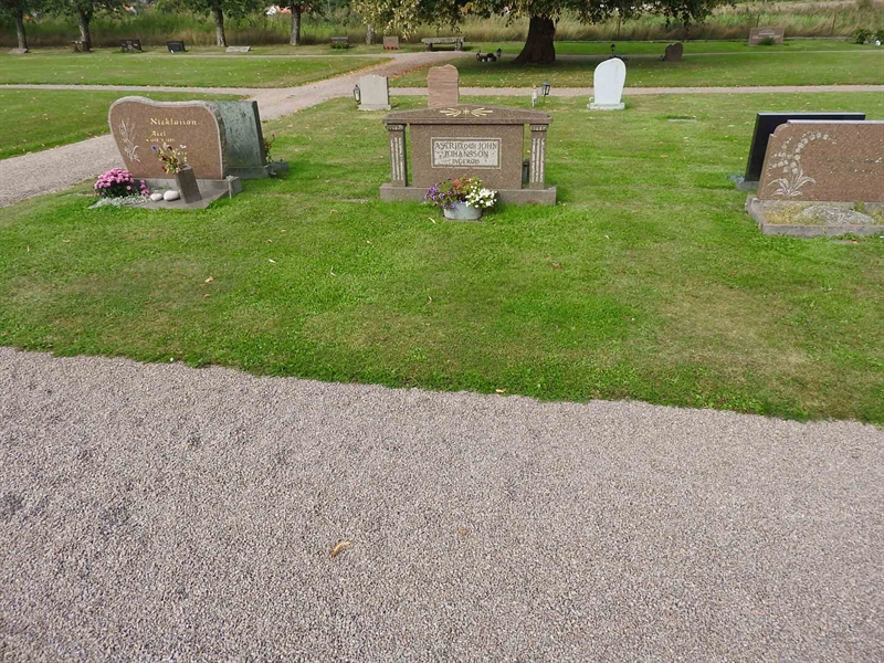 Hautatunnus: BRO 16    17