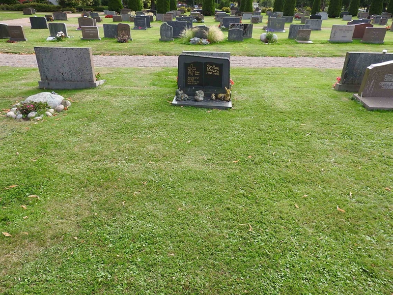 Hautatunnus: BRO 16    23