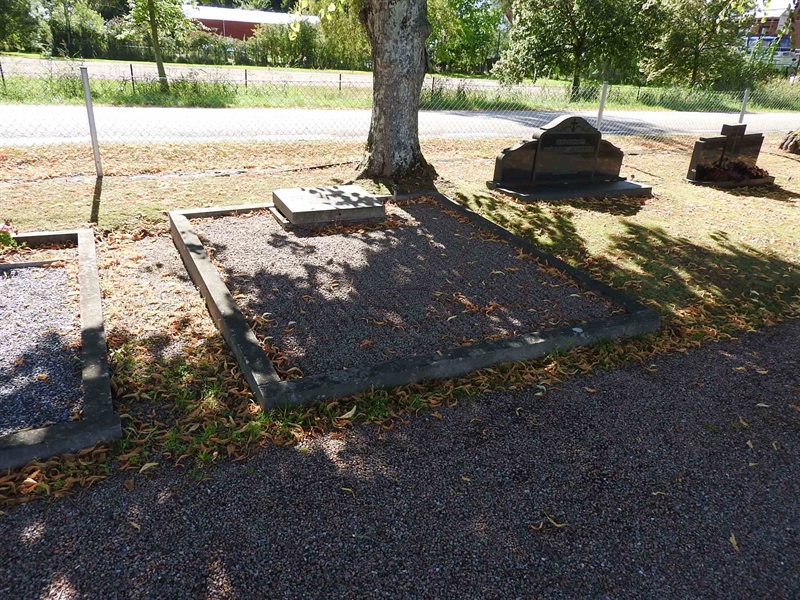 Grave number: BRO 24    13