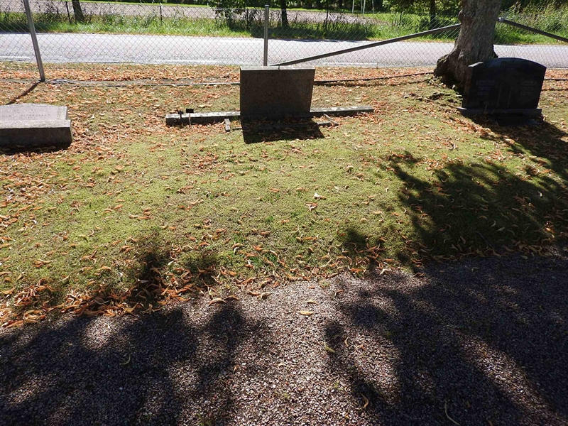 Hautatunnus: BRO 24    18