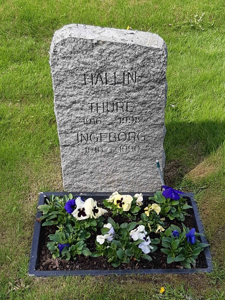 Grave number: KA 12    14