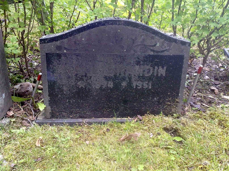 Grave number: NO 25   864
