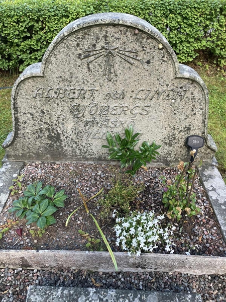 Grave number: 1 03     3