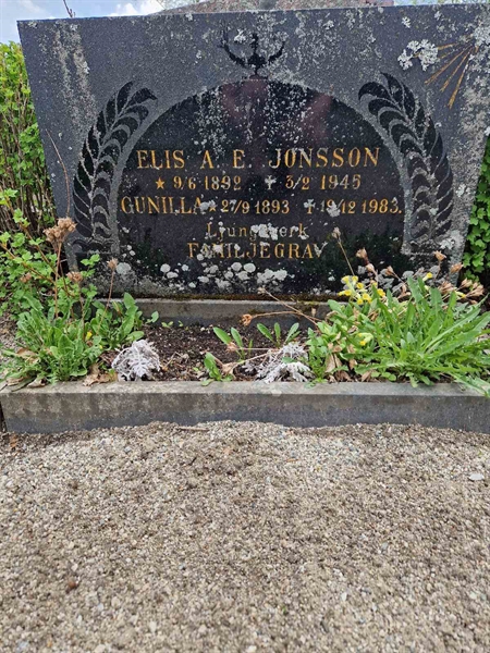 Grave number: 501 06 772-774