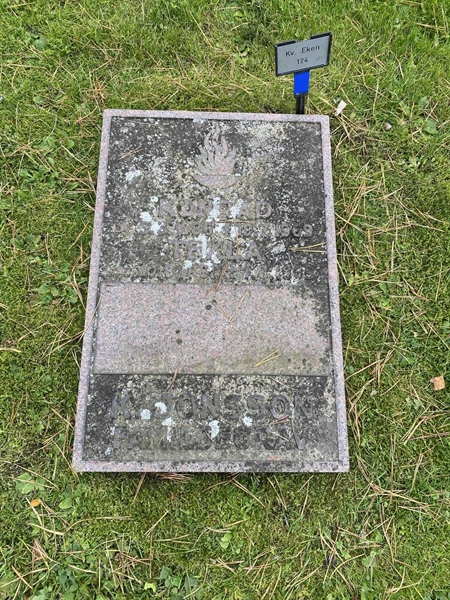 Hautatunnus: 2 E   124