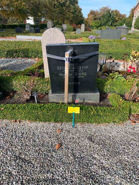 Grave number: TO H    59, 60, 61
