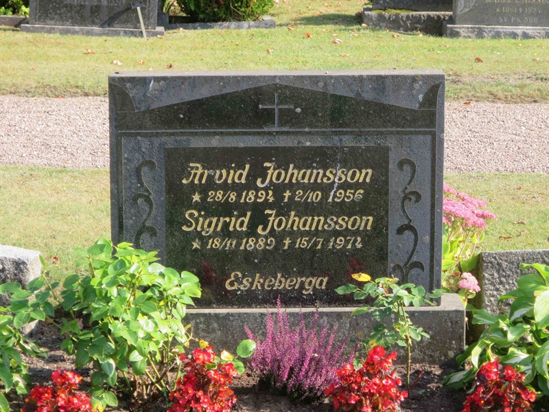 Grave number: HK C   129, 130