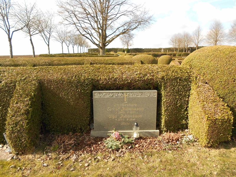 Grave number: V 30   157