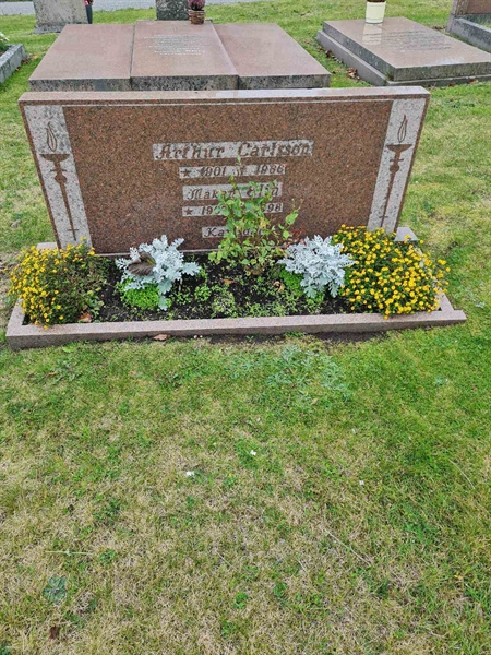 Grave number: F 04   268, 269