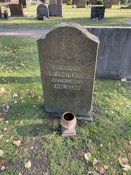 Grave number: VV 5   200, 201, 202