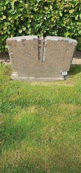 Grave number: Jä 09   114-115