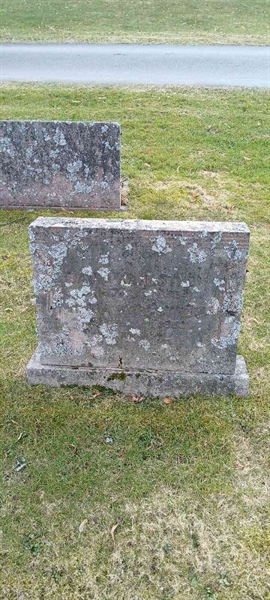 Grave number: 3 Nya B    52-53