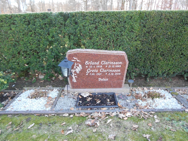 Grave number: NÅ N5    67, 68