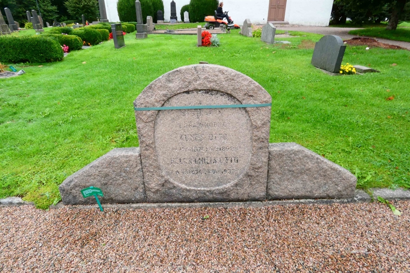 Grave number: TÖ 4   276