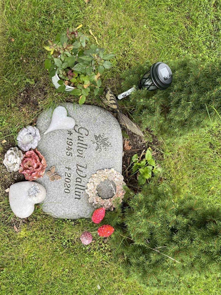 Grave number: FÄ 030   105