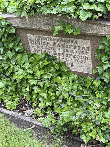 Grave number: SKF E   128, 129