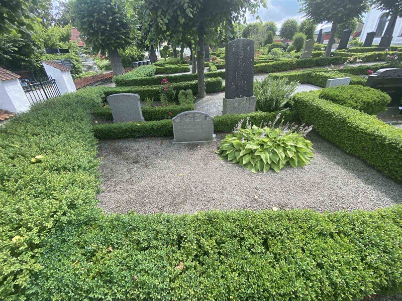 Grave number: VG IV     7