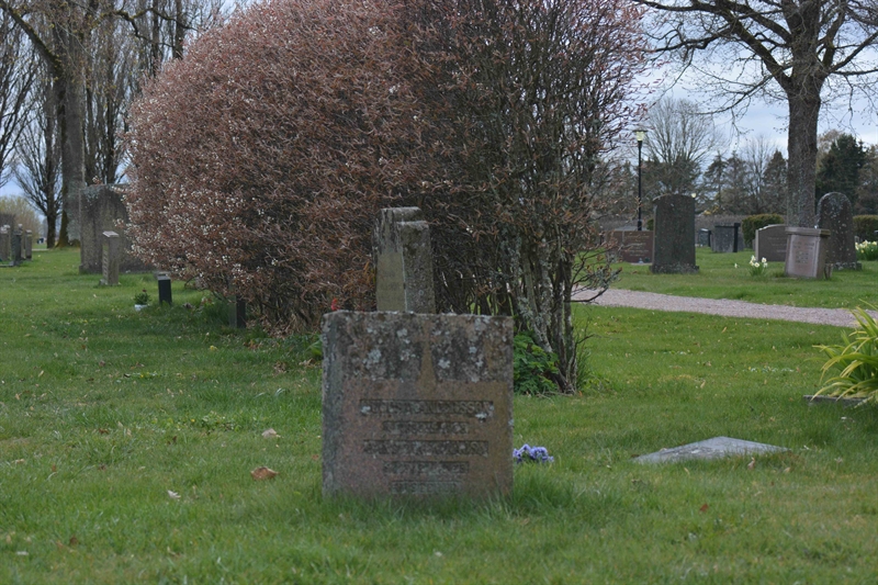 Grave number: B2 1Y    17