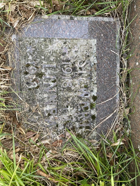 Hautatunnus: 1 04 370, 371