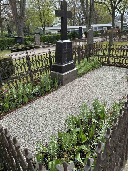 Grave number: Ö IÄ 237, 238, 239, 240