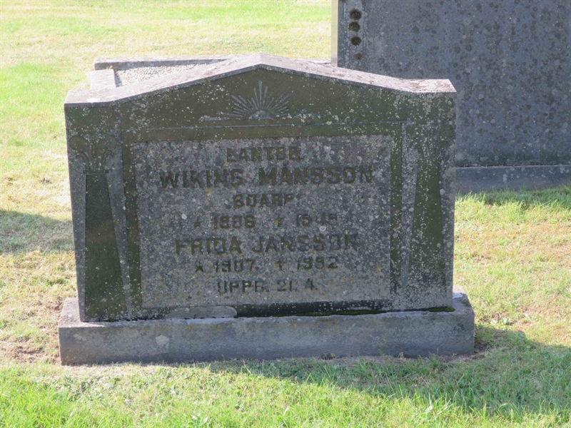 Grave number: HK F   116, 117