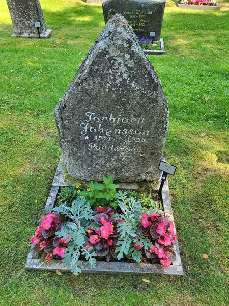 Grave number: Jä 06    79