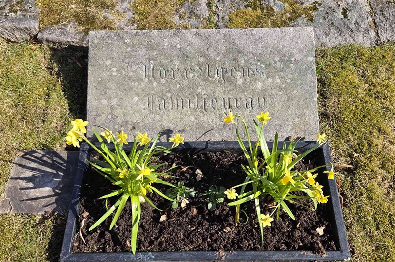 Hautatunnus: 1 U     7