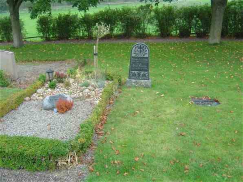 Grave number: Bo D   102