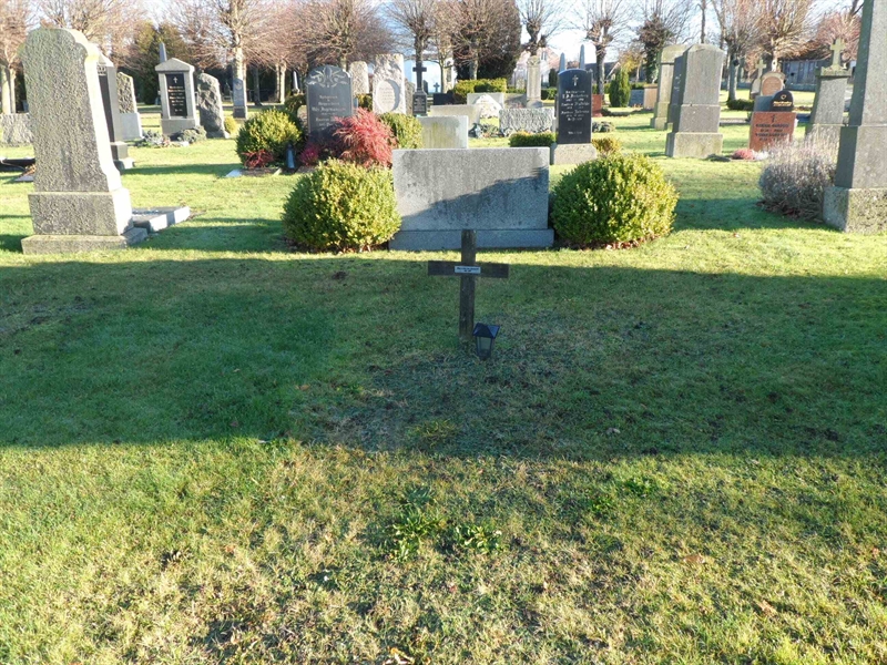 Grave number: 2 01  1027