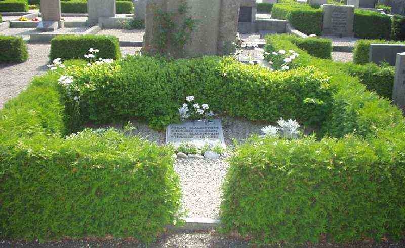 Grave number: VK III    32