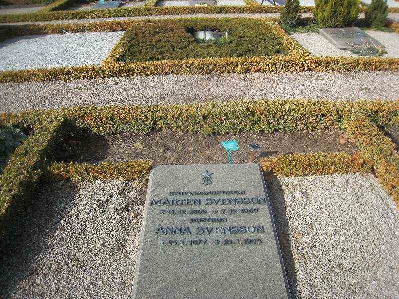 Grave number: NK D 48-49