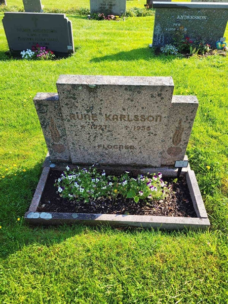 Grave number: kö 01 08    75-76