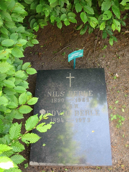 Grave number: HÖB 32    19