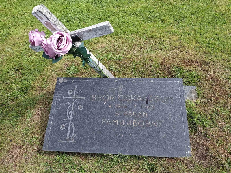 Grave number: 001 2   530