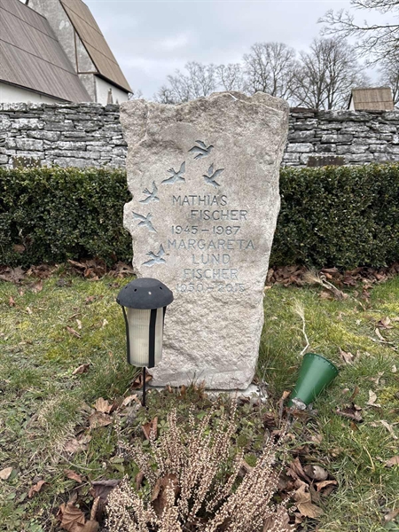 Grave number: G A 48