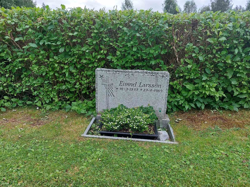 Grave number: FÖ 7     1, 2