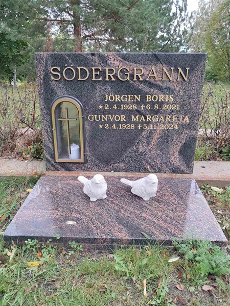 Hautatunnus: N 10 9     3-4