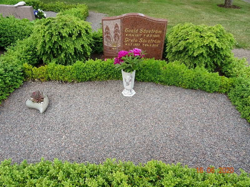 Grave number: NK 2 DE    31, 32