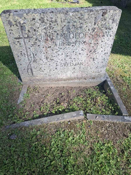 Grave number: 001 2   921