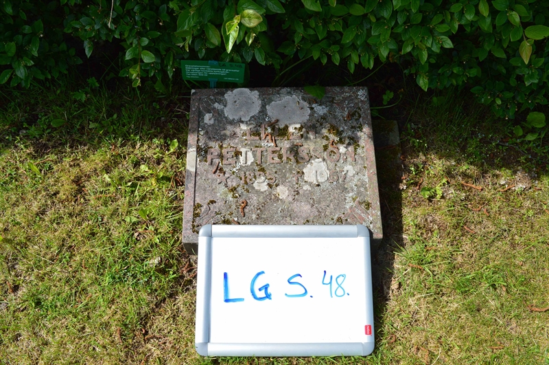 Gravnummer: LG S    48