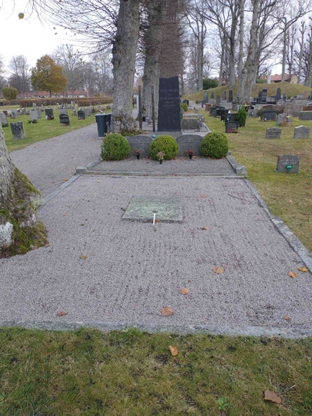 Grave number: VK D    40, 41, 42, 43, 44, 45, 46, 47