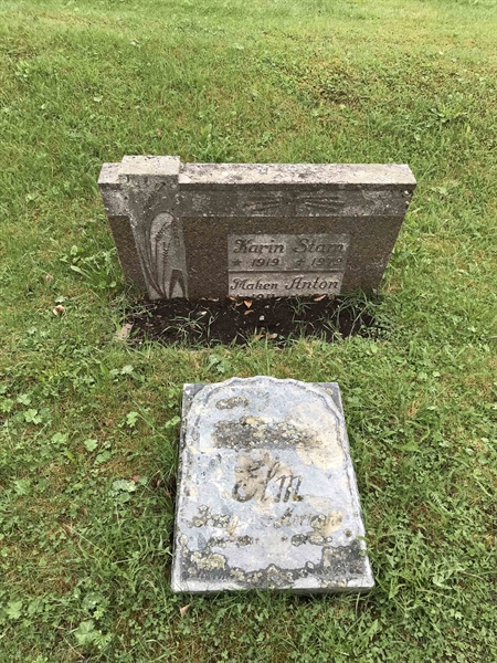 Grave number: UN K    34, 35