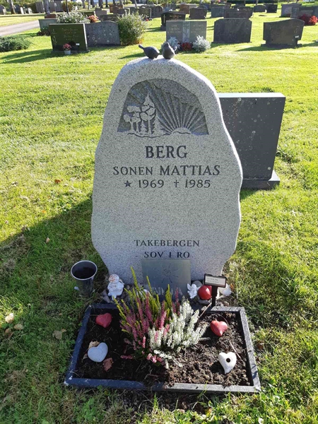 Hautatunnus: Fr 8   353-356