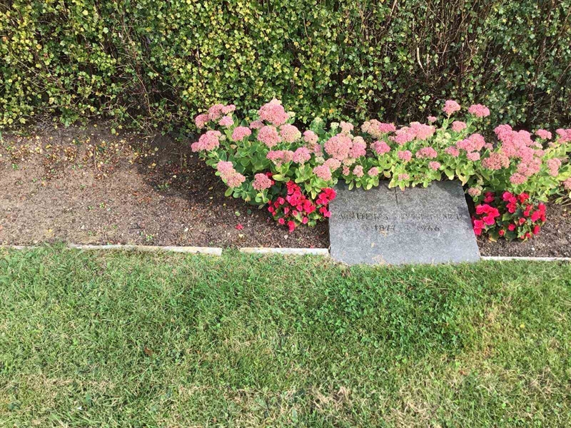 Grave number: 20 C   153