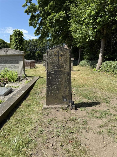 Grave number: TR 4 1    26