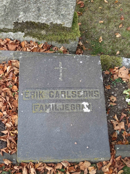 Grave number: HK B    67, 68