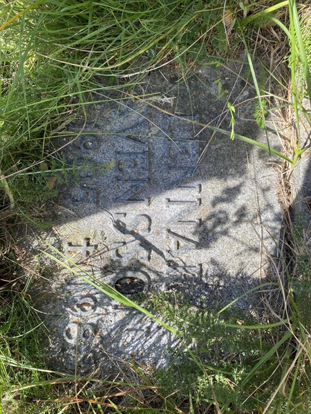Grave number: 1 17 77, 78, 79, 80